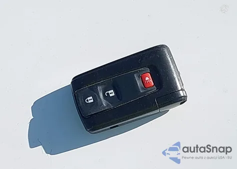 2005 Toyota Prius z USA, uszkodzony, nr VIN JTDKB20U353060605